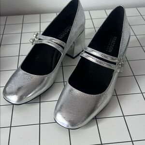 Kenneth Cole Reaction Women's Silver Mary Jane Shoes